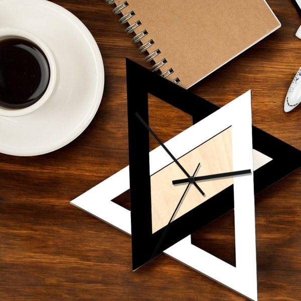 A unique wall clock with triangular elements - Image 2