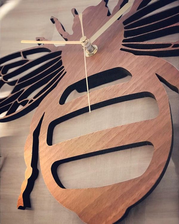 Bee-themed wooden wall clock - Image 3