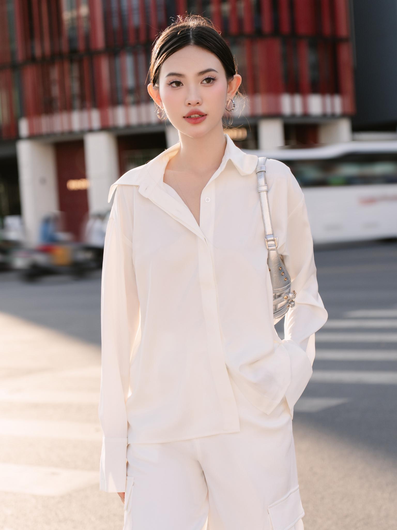 Ivory loose collar shirt