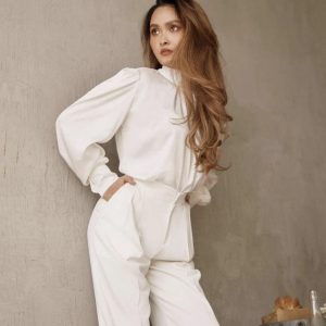 High-neck puff sleeve shirt